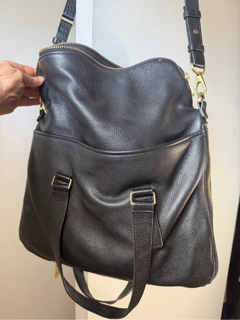 Fossil Black Pebbled Leather Convertible Shoulder Bag with Gold Hardware - Picture 3 of 5